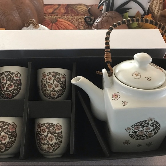 ADELINE Fine Porcelain Chinese Tea Service - Picture 10 of 11